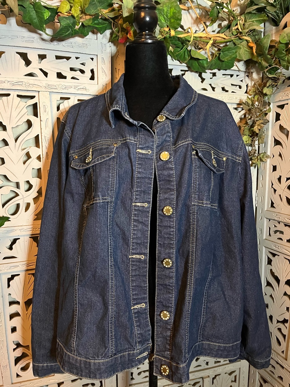 BACCINI CLASSIC DENIM BLUE DARK WASH DENIM WITH DECO BUTTON UP JEAN JACKET